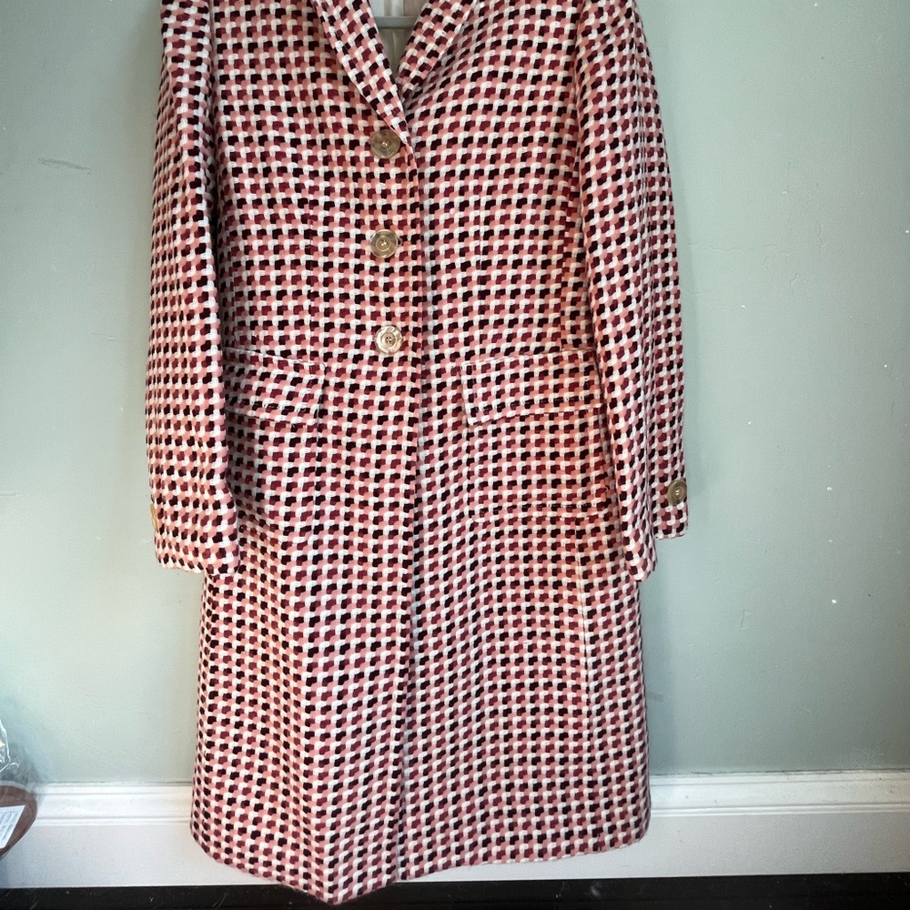 Kasper Red and White suit - Picture 2 of 8